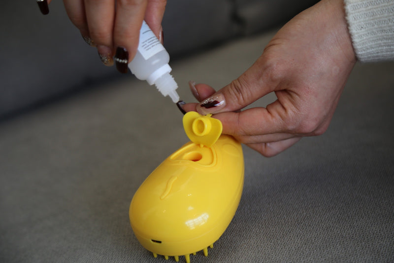 Pet spray massage comb for cats and dogs